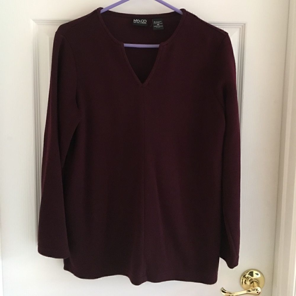 NY & CO Burgundy top